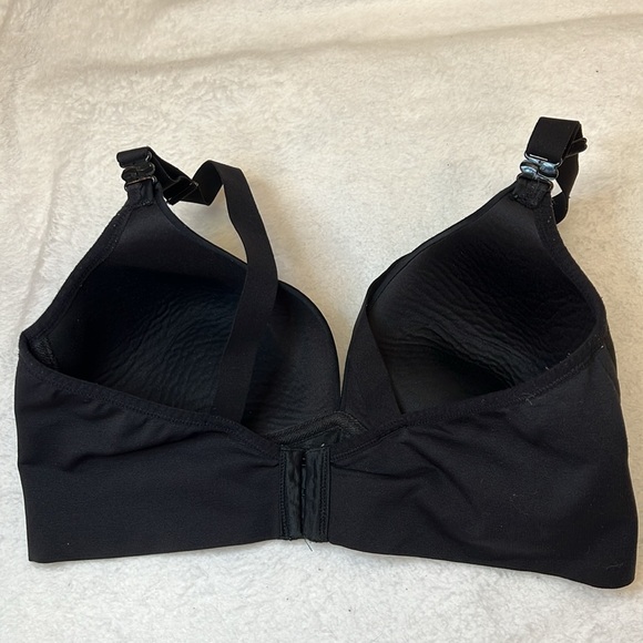 Warners Black Wireless Lightly Padded Bra in Size 38D. EUC. - Picture 4 of 6